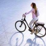 Toronto Star woman city e-bike