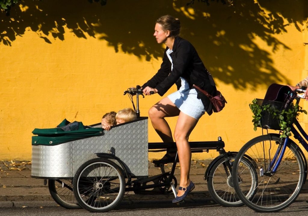 Cargo bikes are environmentally friendly, affordable, alleviate urban traffic congestion and much more © UCI