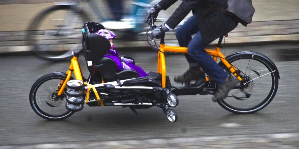 Denmark family on a cargo bike ©