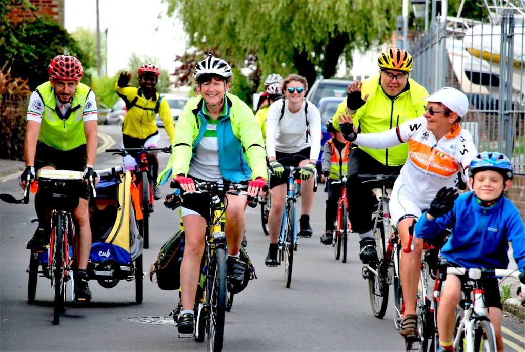 UK to invest £2bn cycling and walking revolution © Cycling UK