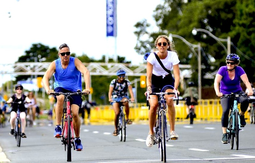 Toronto cyclists on LakeShore W as part of ActiveTO © Nicholas Jones